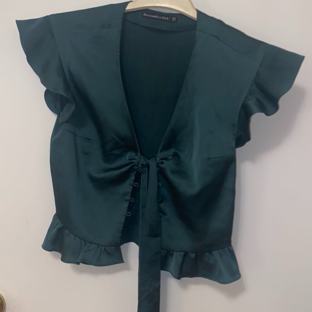 aberchrombie front tie top